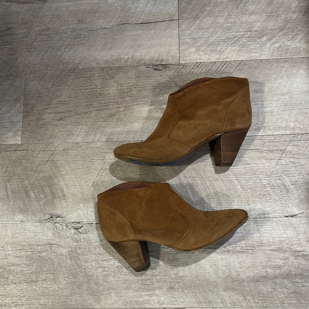 Women's Tan Ankle Boots
